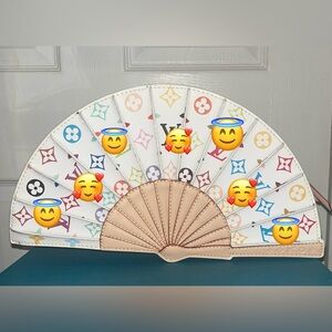 Multicolor Fan-Shaped Clutch
